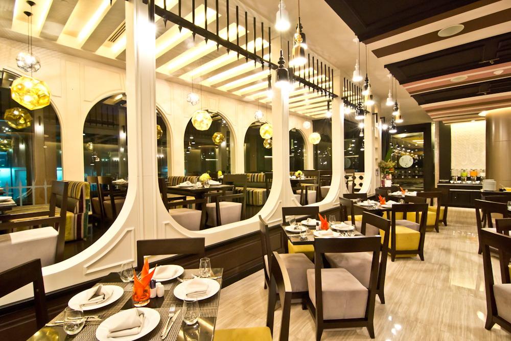 Tsix5 Quarter Hotel Pattaya Exterior photo
